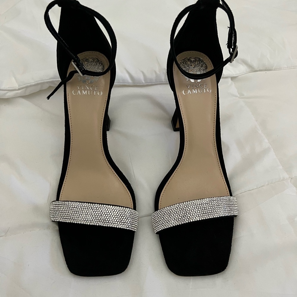 VINCE CAMUTO HEELS